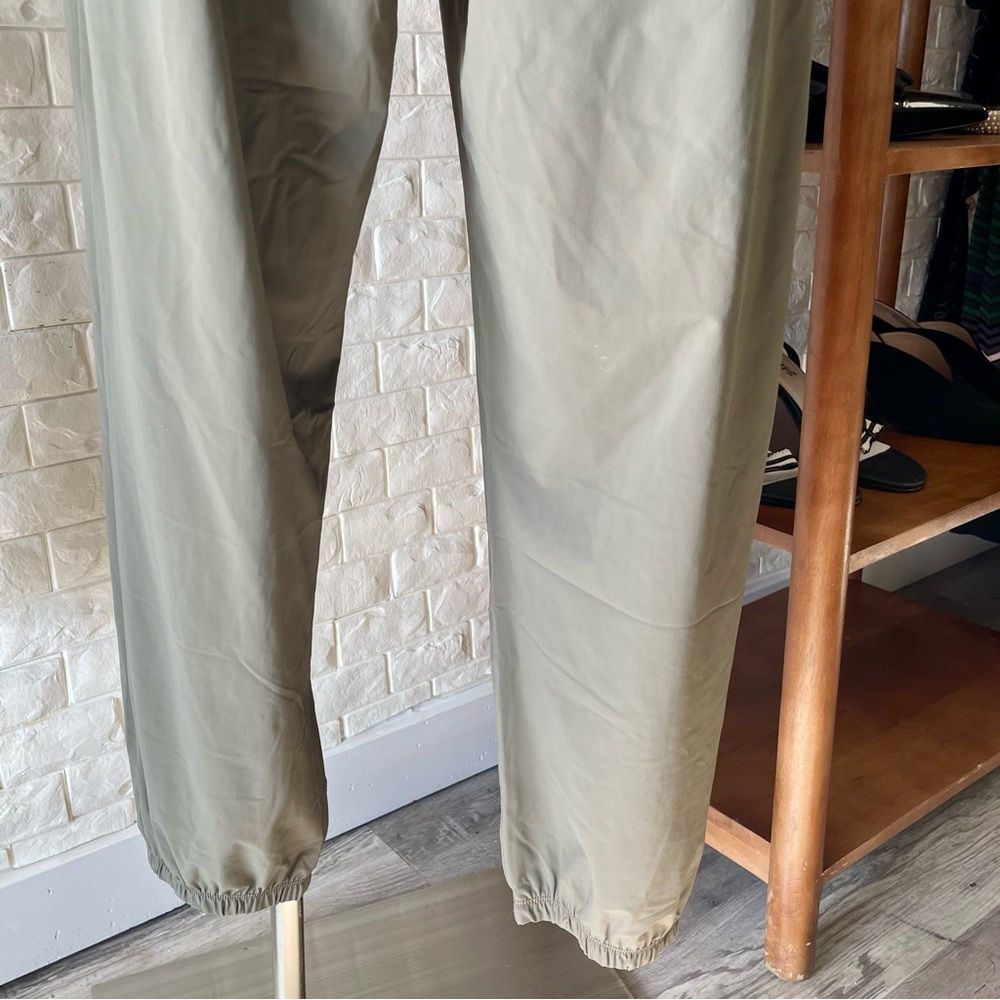 SOLD vuori Miles Jogger in Green Size Large - Picture 14 of 16